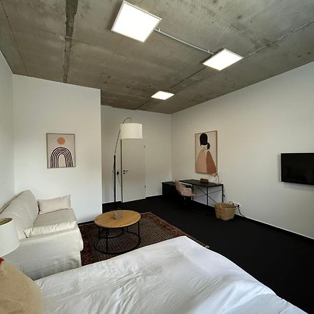 35 Qm Grosses Apartment Mit Eigenem Badezimmer In Den Elbvororten Hamburg Bagian luar foto