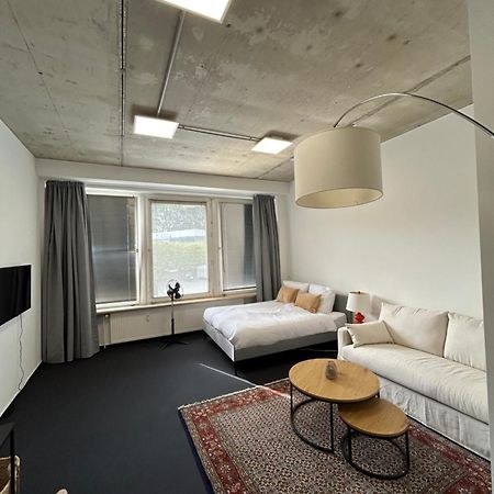 35 Qm Grosses Apartment Mit Eigenem Badezimmer In Den Elbvororten Hamburg Bagian luar foto